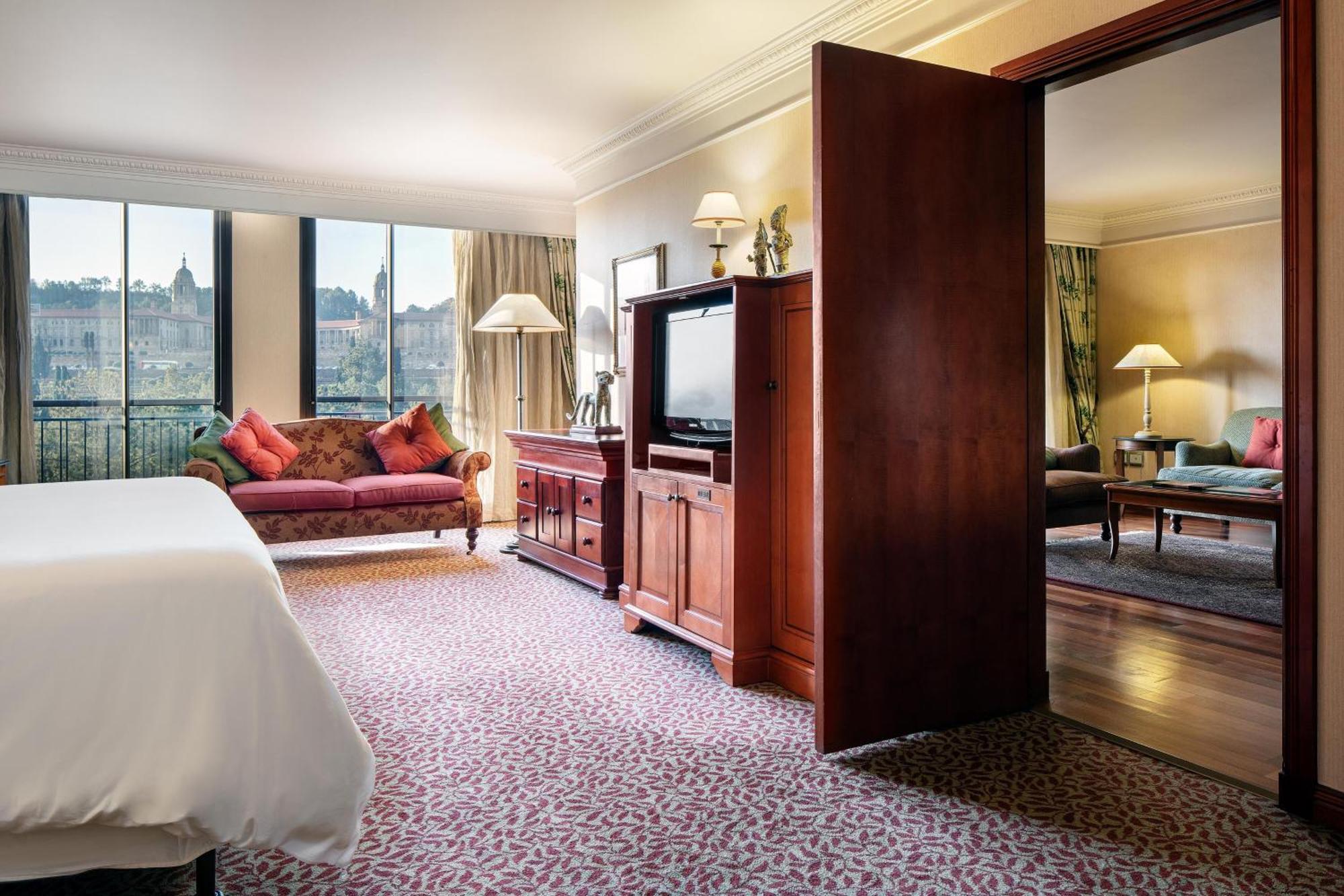 쉐라톤 프리토리아 호텔 프레토리아 외부 사진 A room at the hotel