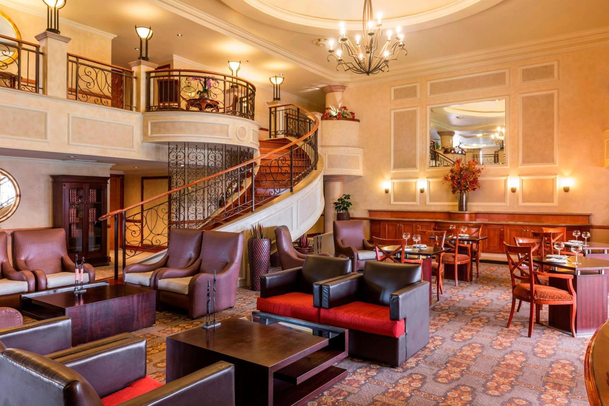 쉐라톤 프리토리아 호텔 프레토리아 외부 사진 The interior of the hotel