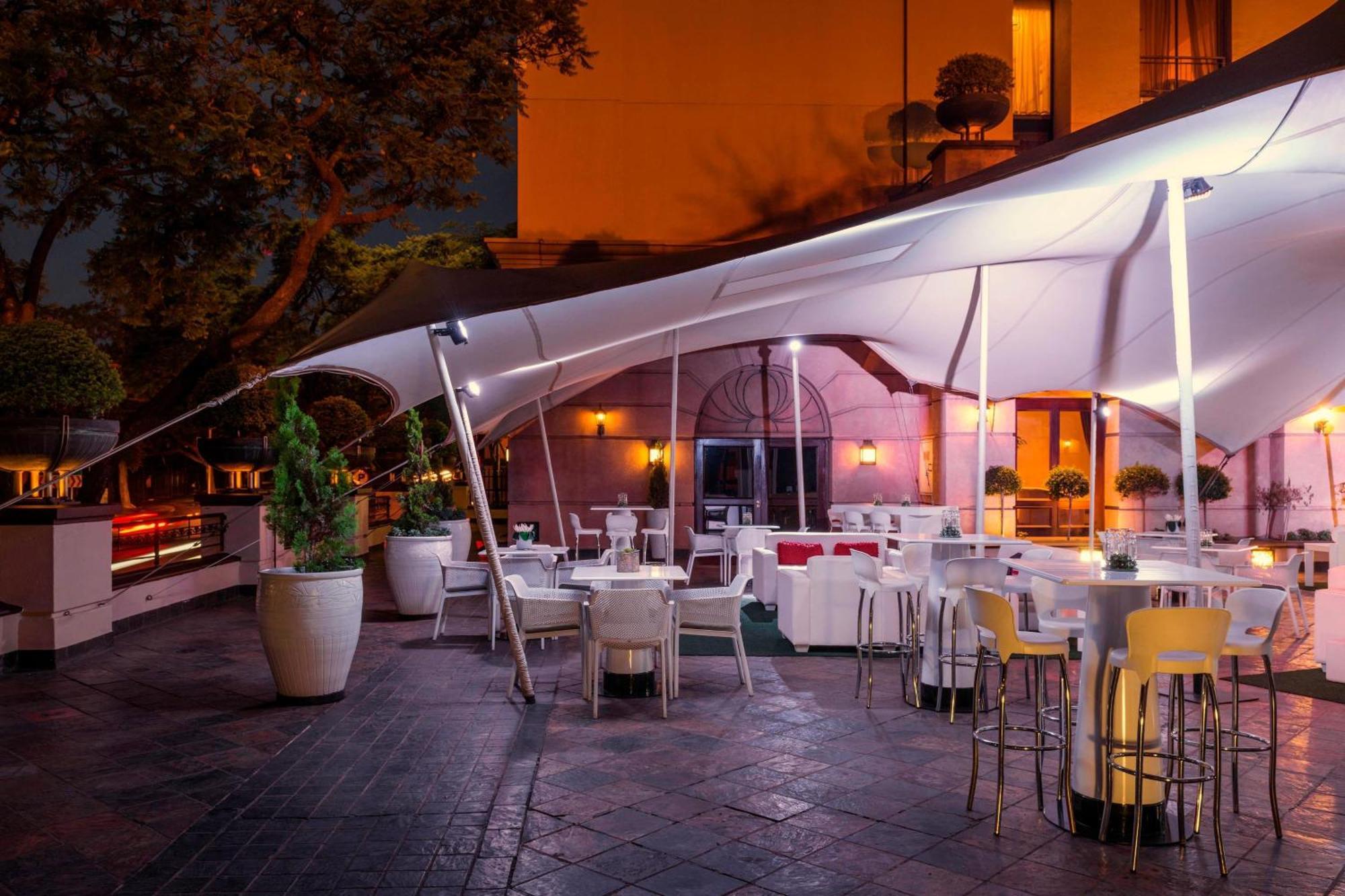 쉐라톤 프리토리아 호텔 프레토리아 외부 사진 The Terrace at the Hotel