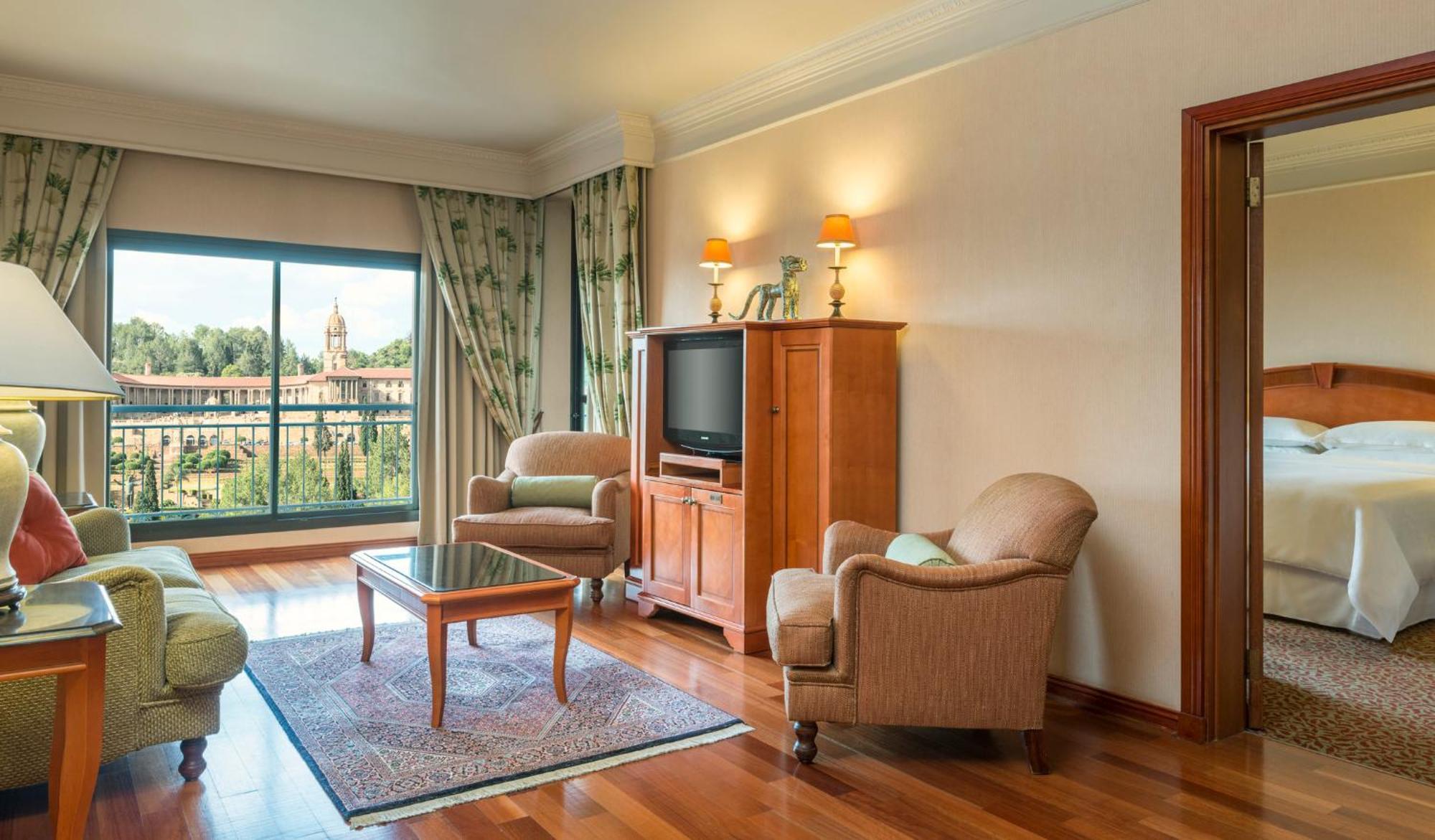 쉐라톤 프리토리아 호텔 프레토리아 외부 사진 A suite at the hotel